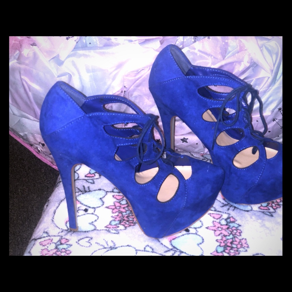 Blue suede shoes size 7 1/2